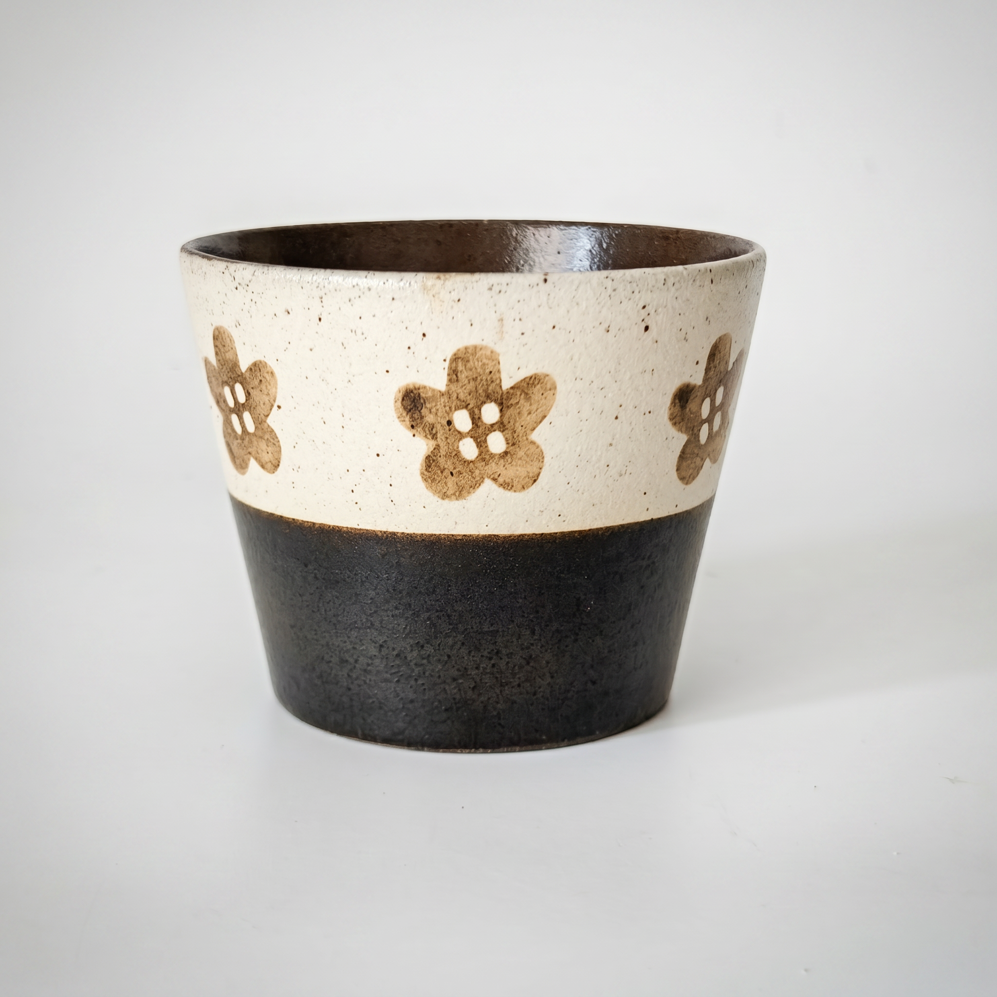 Hand-Painted Floral Ceramic Mug | Black & Cream Two-Tone Yunomi